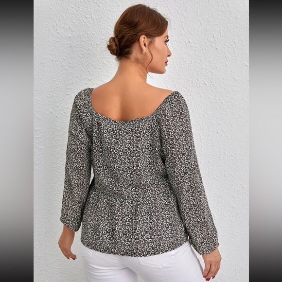 Ditsy Floral Bishop Sleeve Sweetheart Neck Blouse - Picture 2 of 3